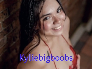 Kyliebigboobs