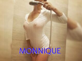 MONNIQUE_