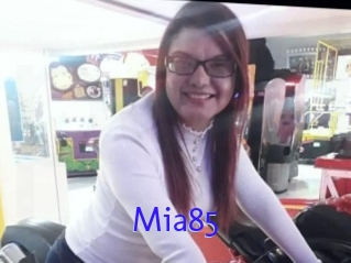 Mia85