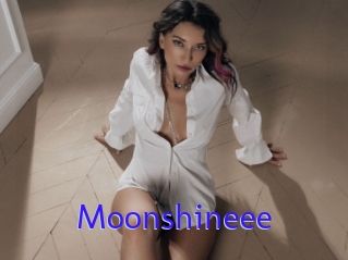 Moonshineee